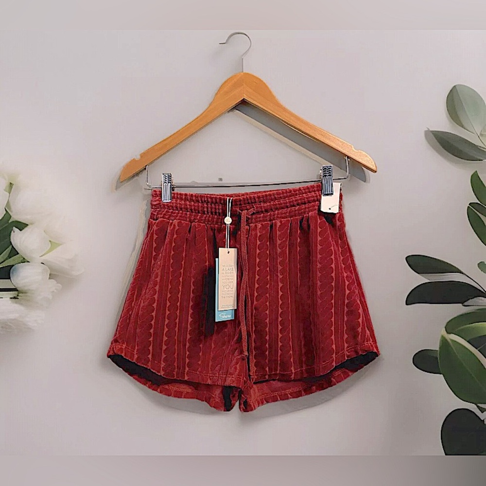 NWT SHORE Velvety Velour Cable Knit Shorts Crushed Berry Color Size XS
